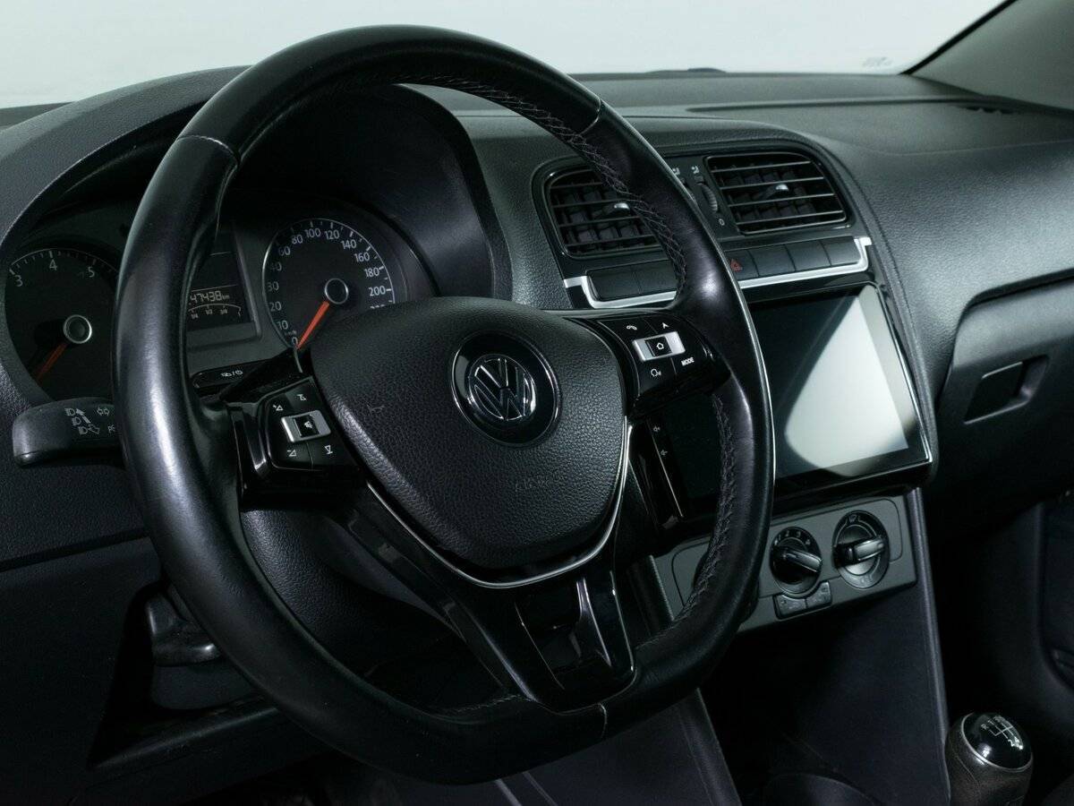 Volkswagen Polo, 2018 Фото №12