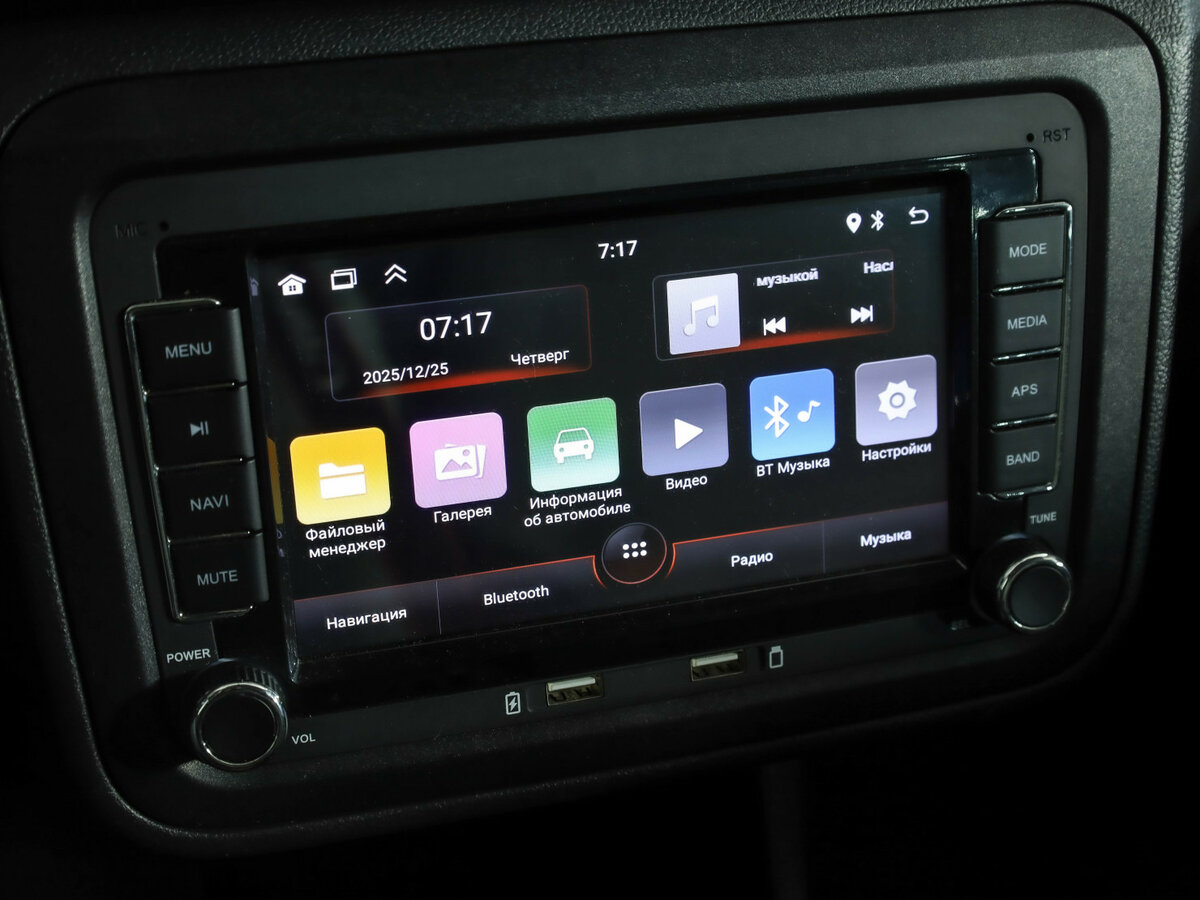 Skoda Fabia II Рестайлинг, 2014 Фото №12