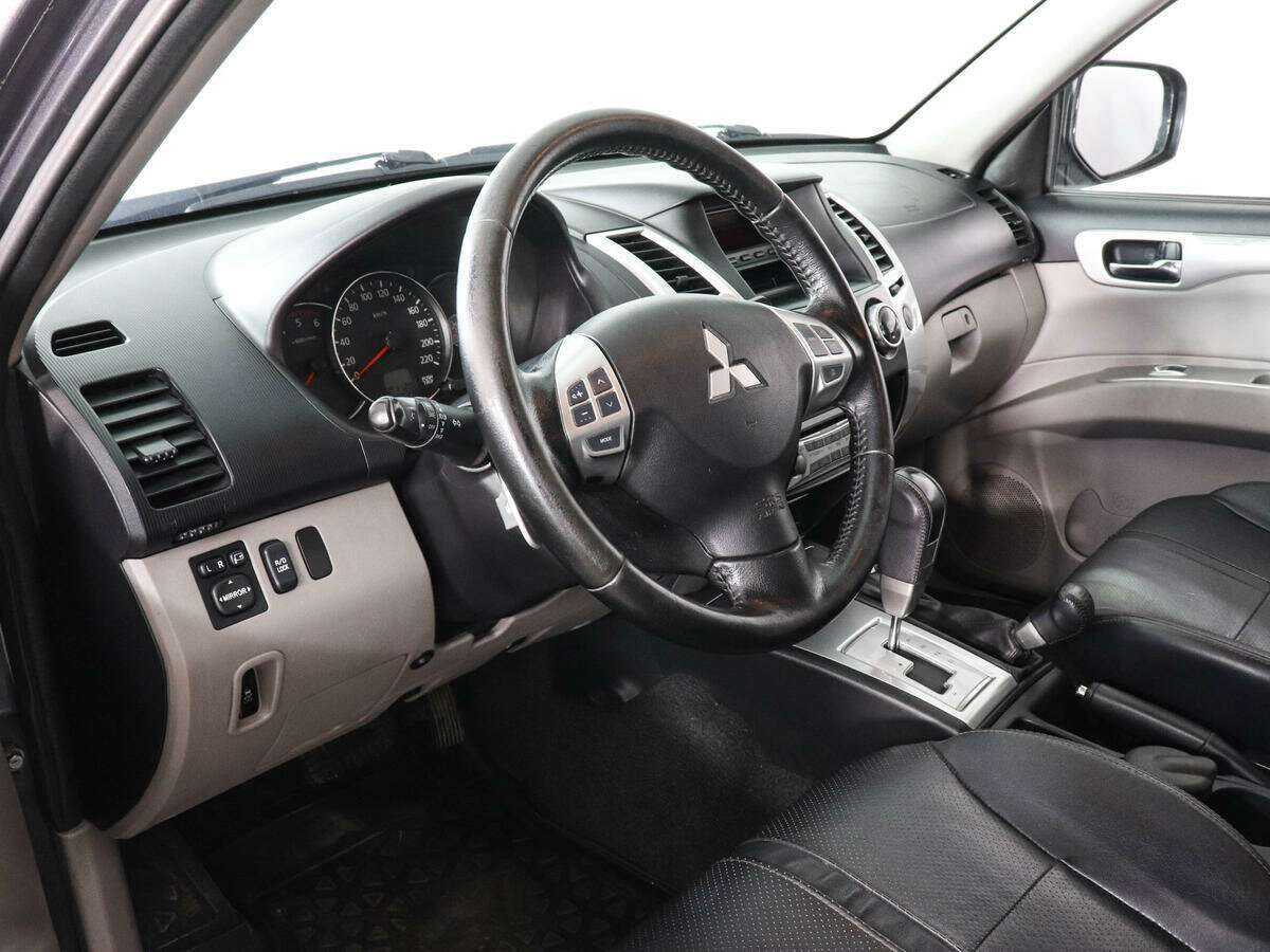 Mitsubishi Pajero Sport, 2012 Фото №9