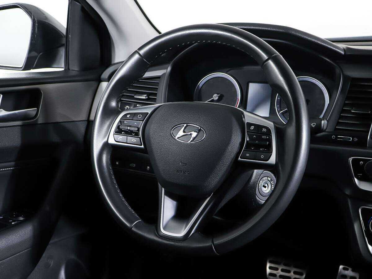 Hyundai Sonata, 2018 Фото №15