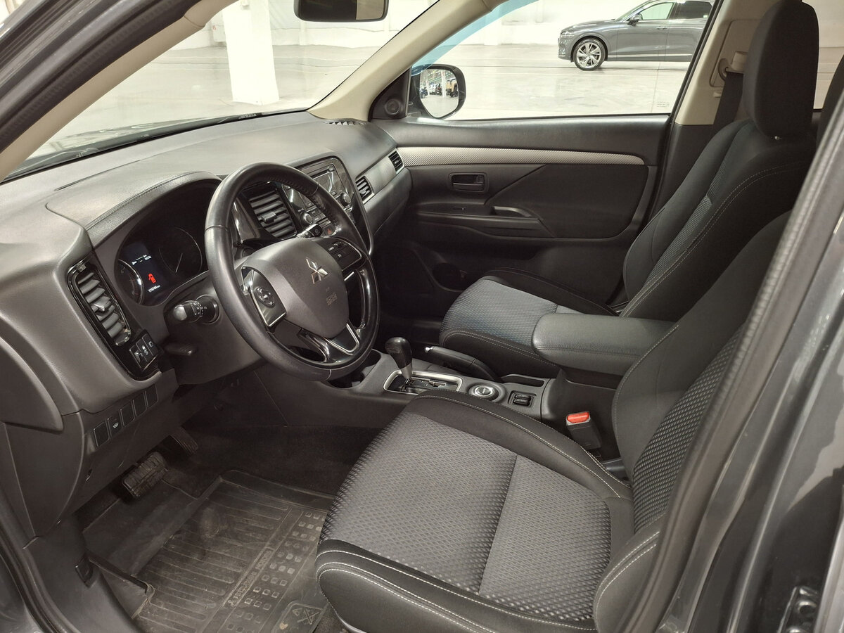 Mitsubishi Outlander III Рестайлинг 2, 2015 Фото №16
