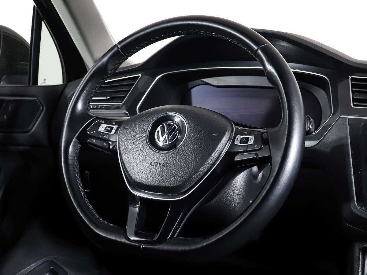 Volkswagen Tiguan, 2018 Фото №16