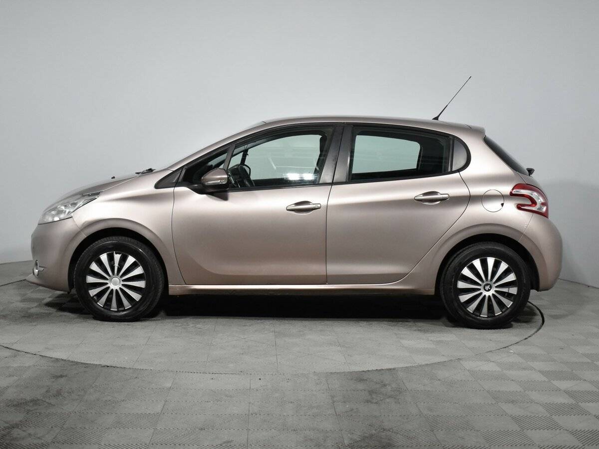 Peugeot 208, 2014 Фото №8