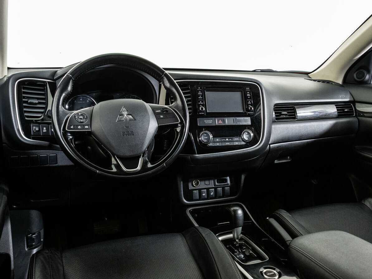Mitsubishi Outlander, 2017 Фото №11