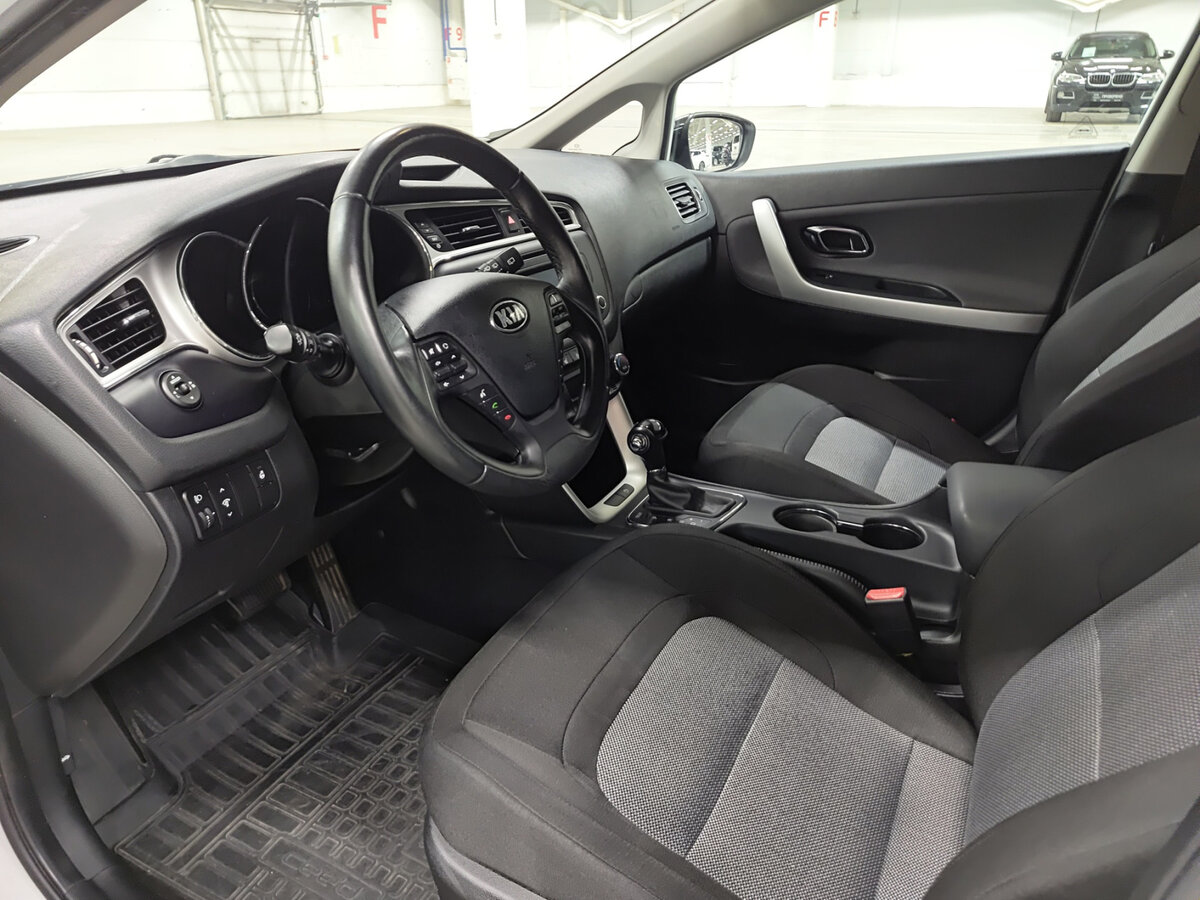 Kia Ceed II Рестайлинг, 2018 Фото №16