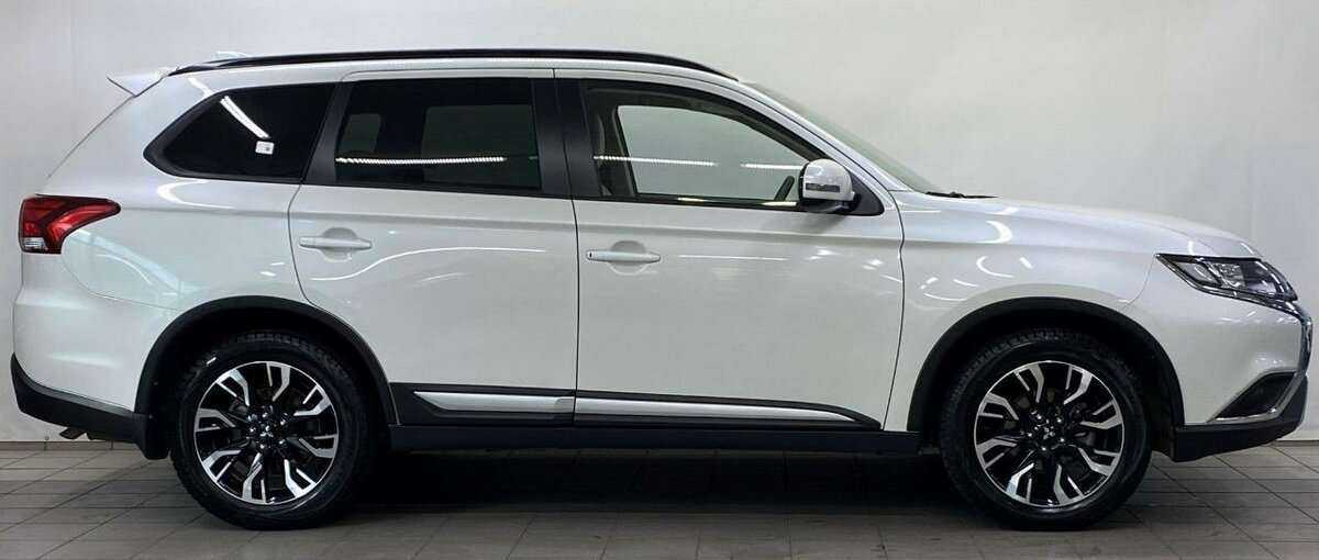 Mitsubishi Outlander, 2021 Фото №4