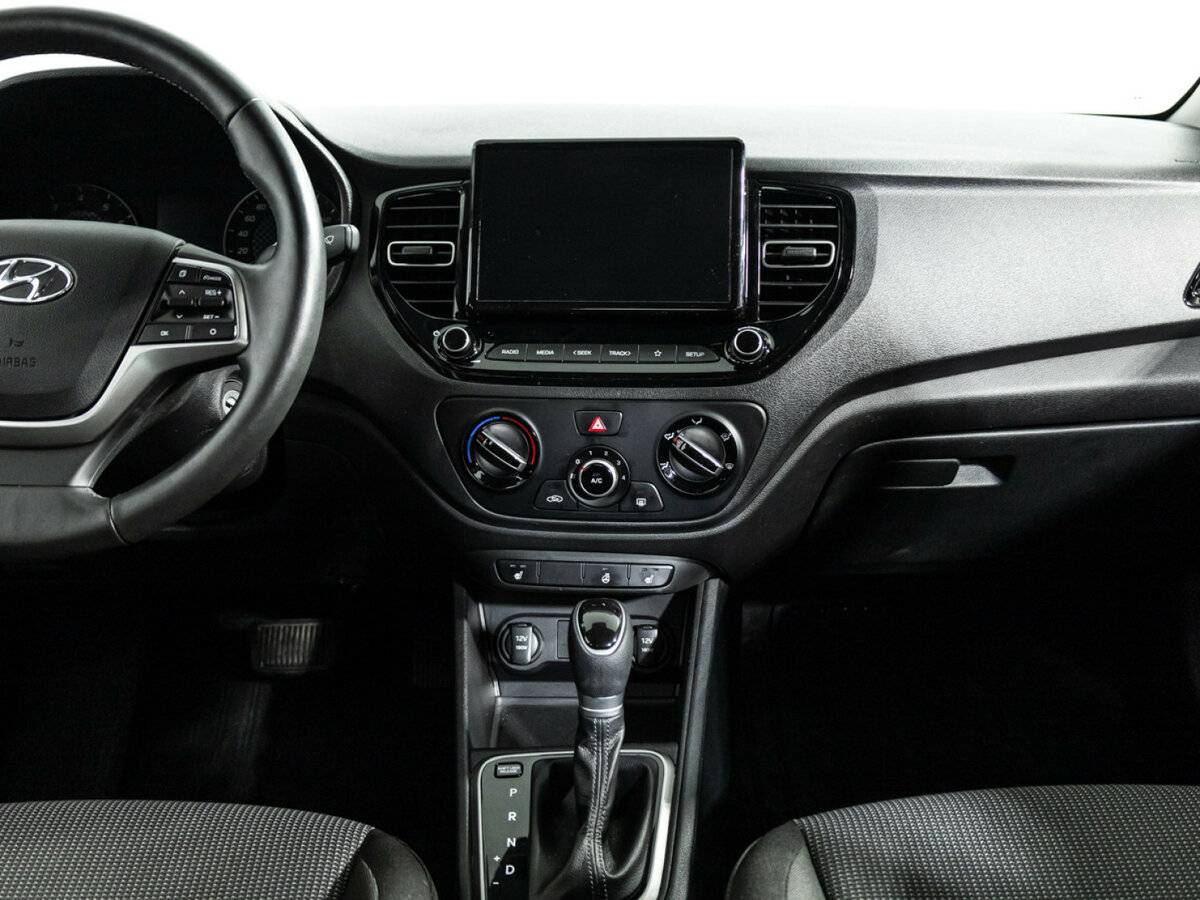 Hyundai Solaris II Рестайлинг, 2022 Фото №14