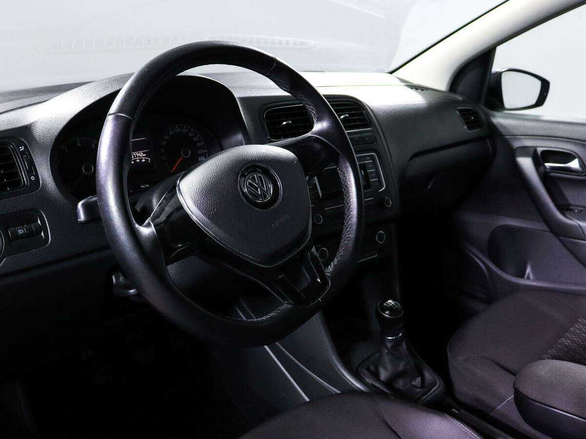Volkswagen Polo, 2016 Фото №11