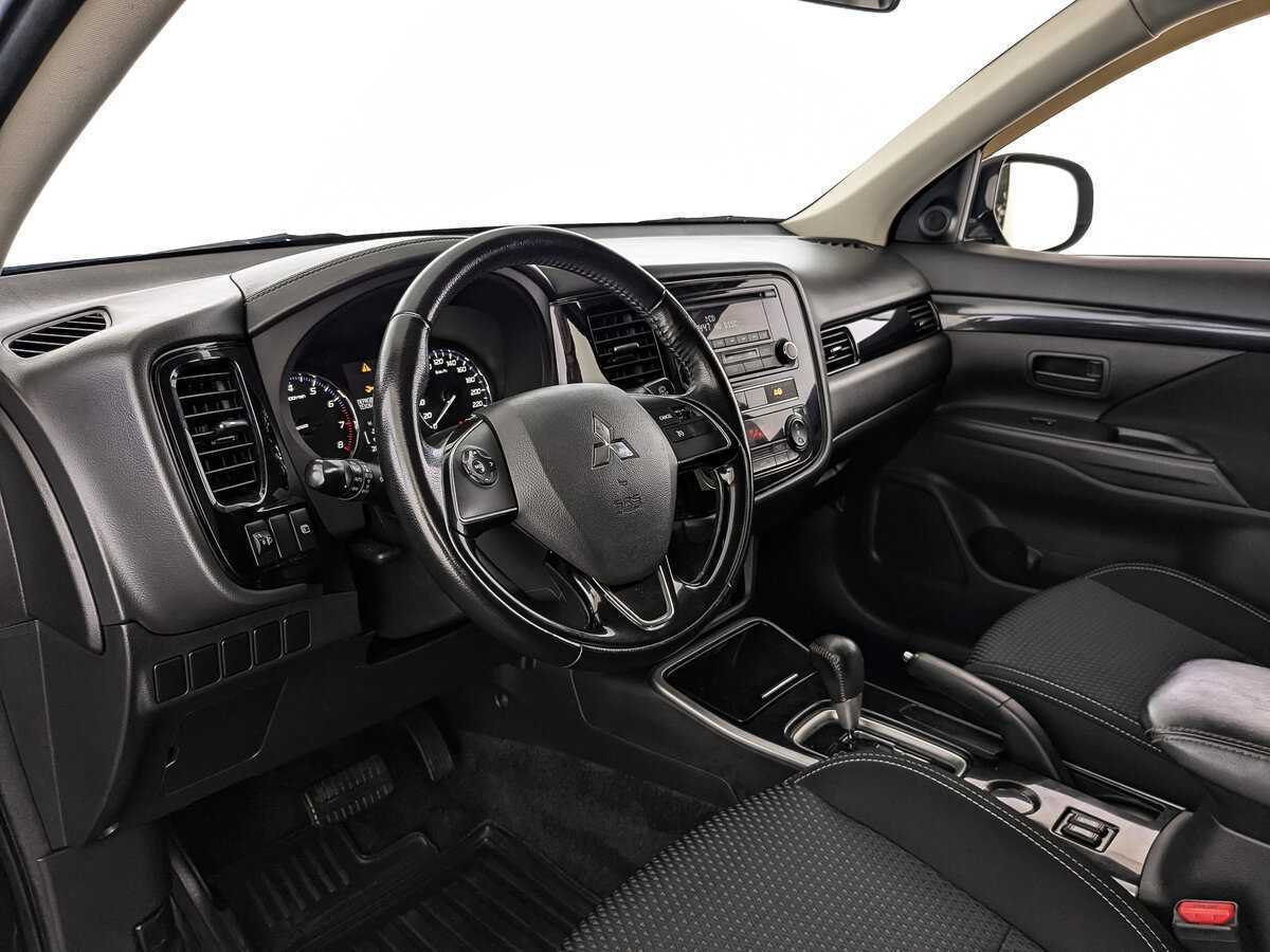 Mitsubishi Outlander, 2018 Фото №11