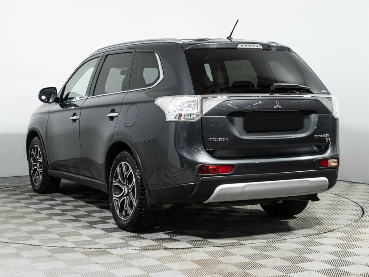 Mitsubishi Outlander III Рестайлинг, 2014 Фото №7