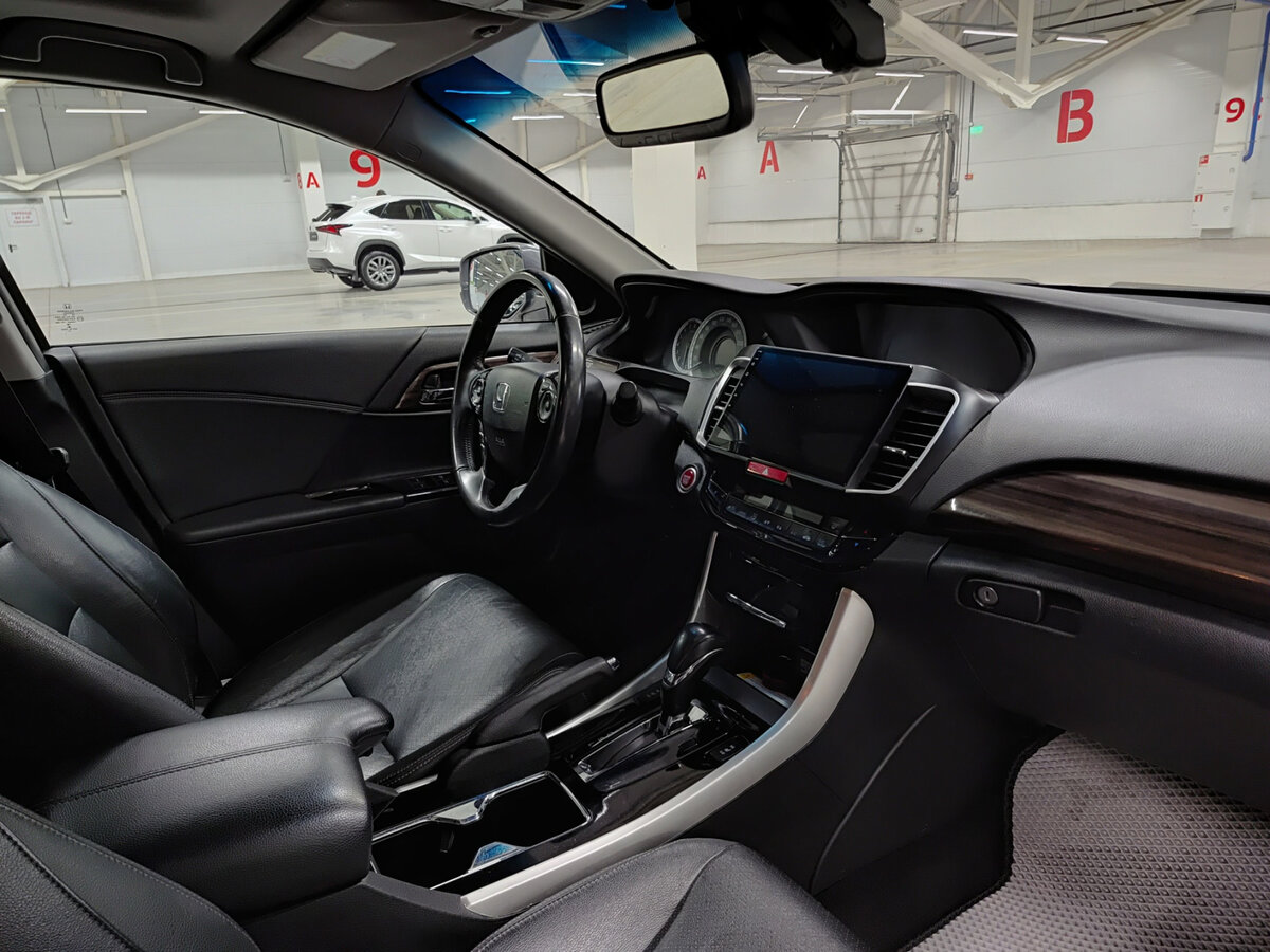 Honda Accord IX Рестайлинг, 2016 Фото №11