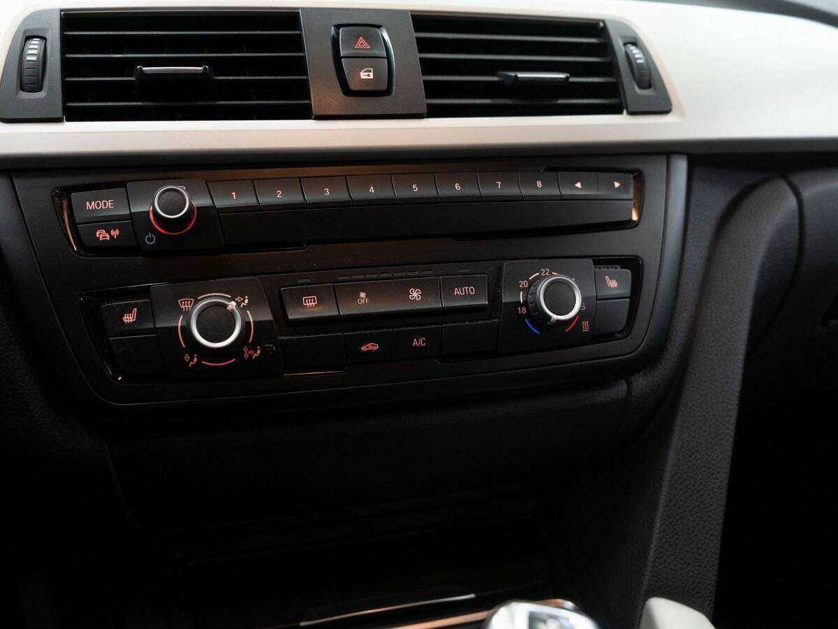 BMW 3 серии 320i, 2014 Фото №11