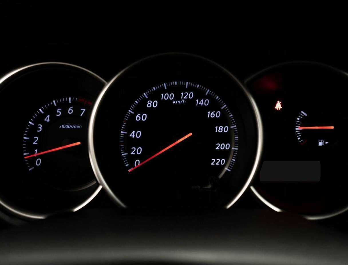 Nissan Tiida, 2011 Фото №15