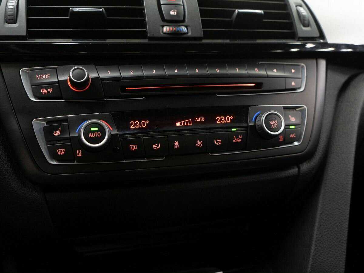 BMW 3 серии 320i xDrive, 2014 Фото №11
