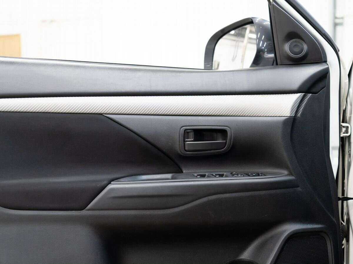 Mitsubishi Outlander, 2015 Фото №17