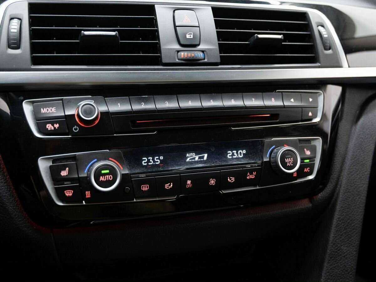 BMW 3 серии 320d xDrive, 2016 Фото №21