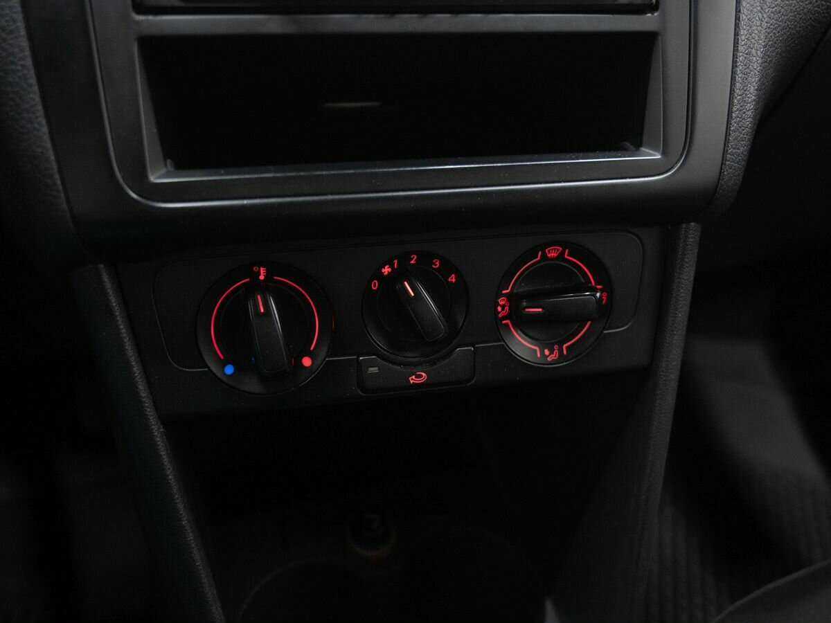 Volkswagen Polo, 2010 Фото №16