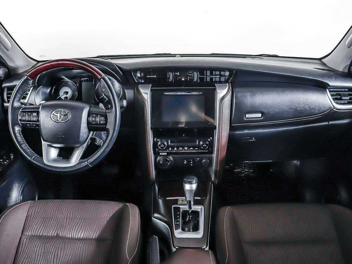 Toyota Fortuner, 2019 Фото №11