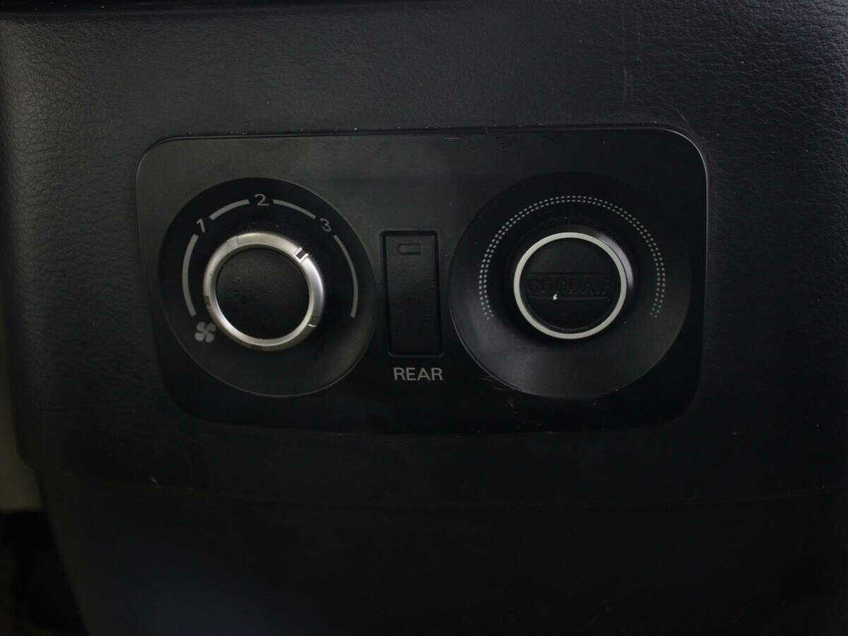 Mitsubishi Pajero, 2017 Фото №17