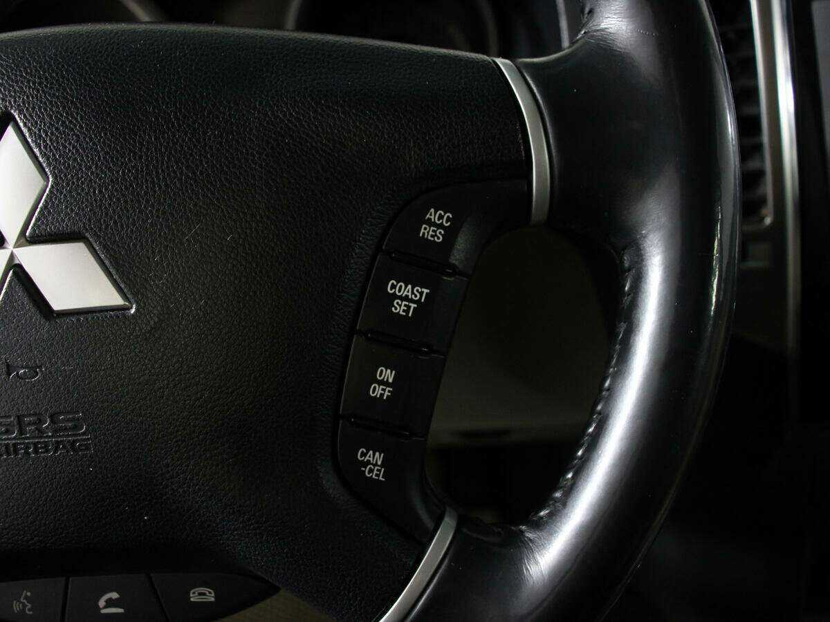 Mitsubishi Pajero, 2017 Фото №21