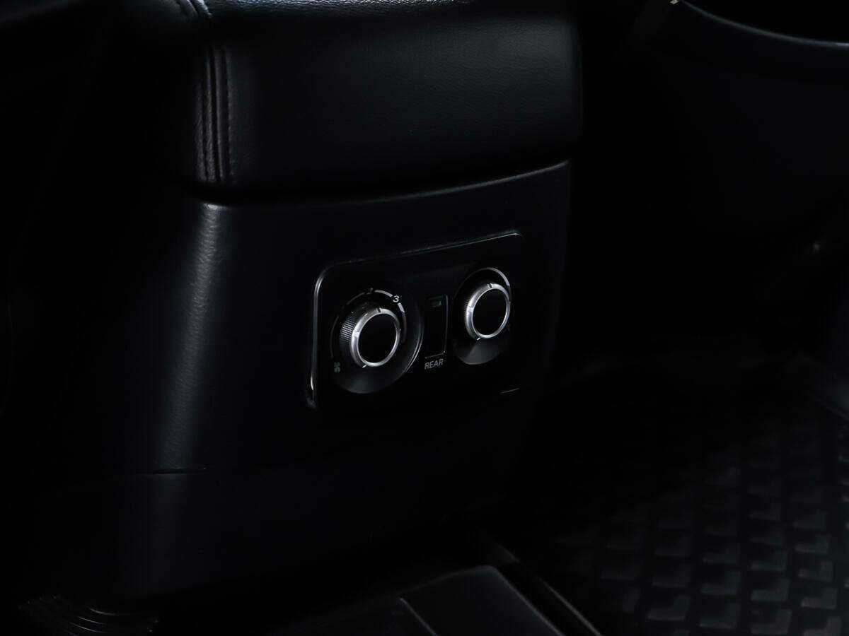 Mitsubishi Pajero, 2010 Фото №15