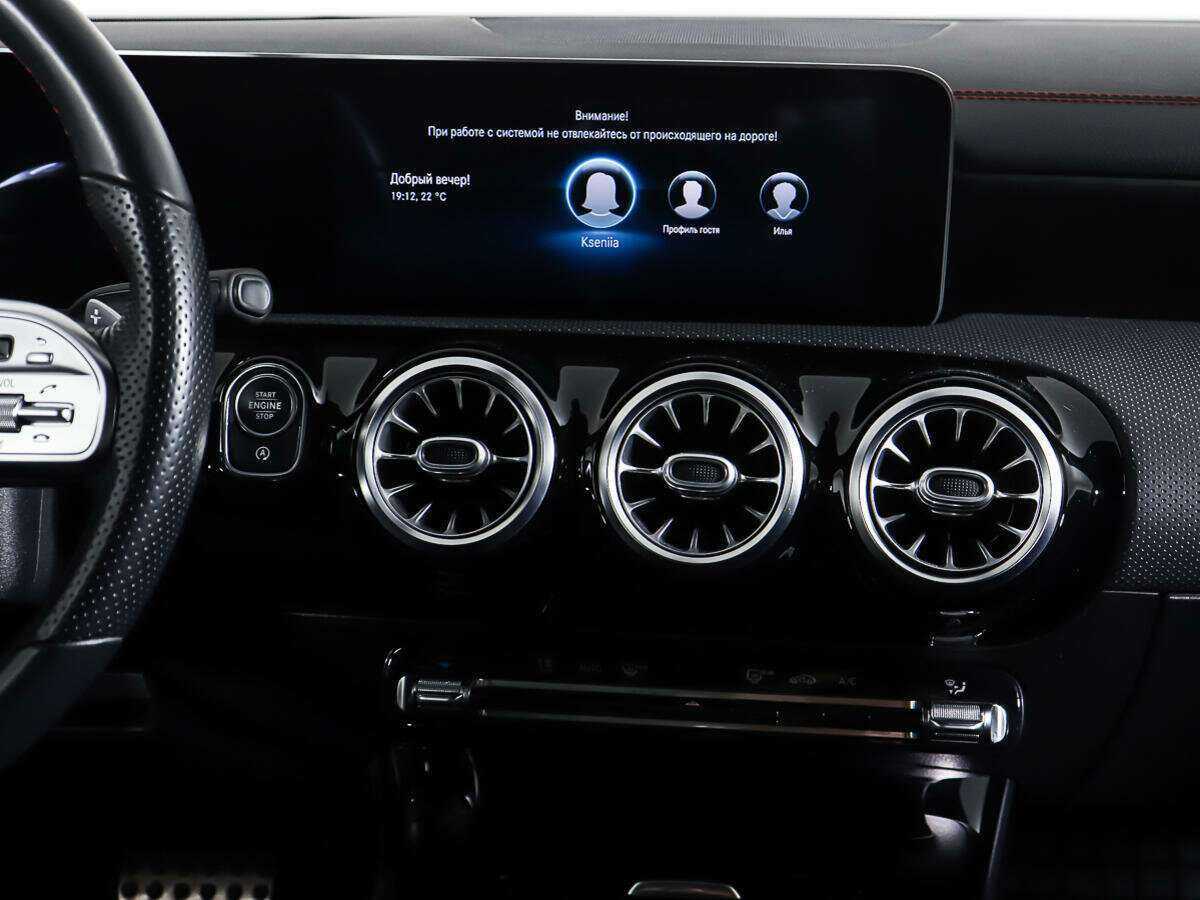 Mercedes-Benz CLA 200, 2020 Фото №12