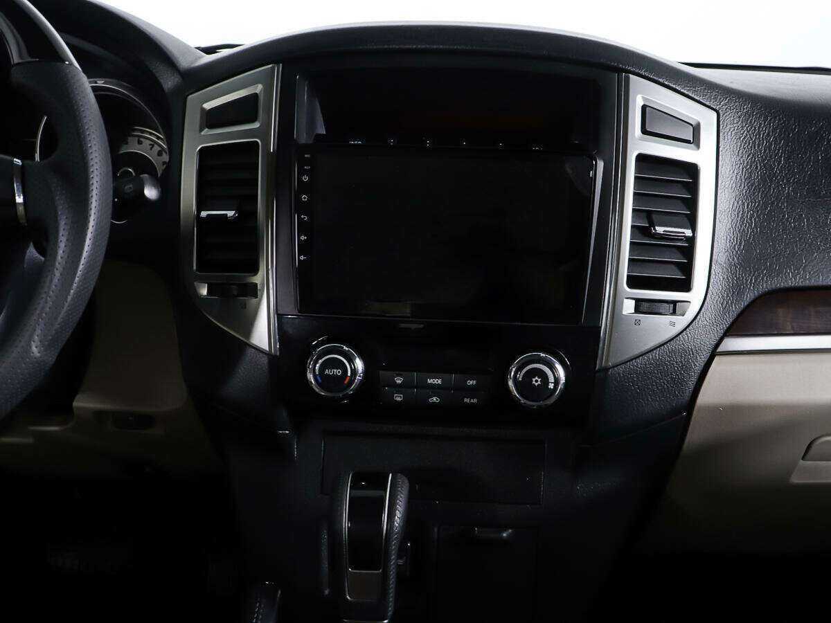 Mitsubishi Pajero, 2017 Фото №11