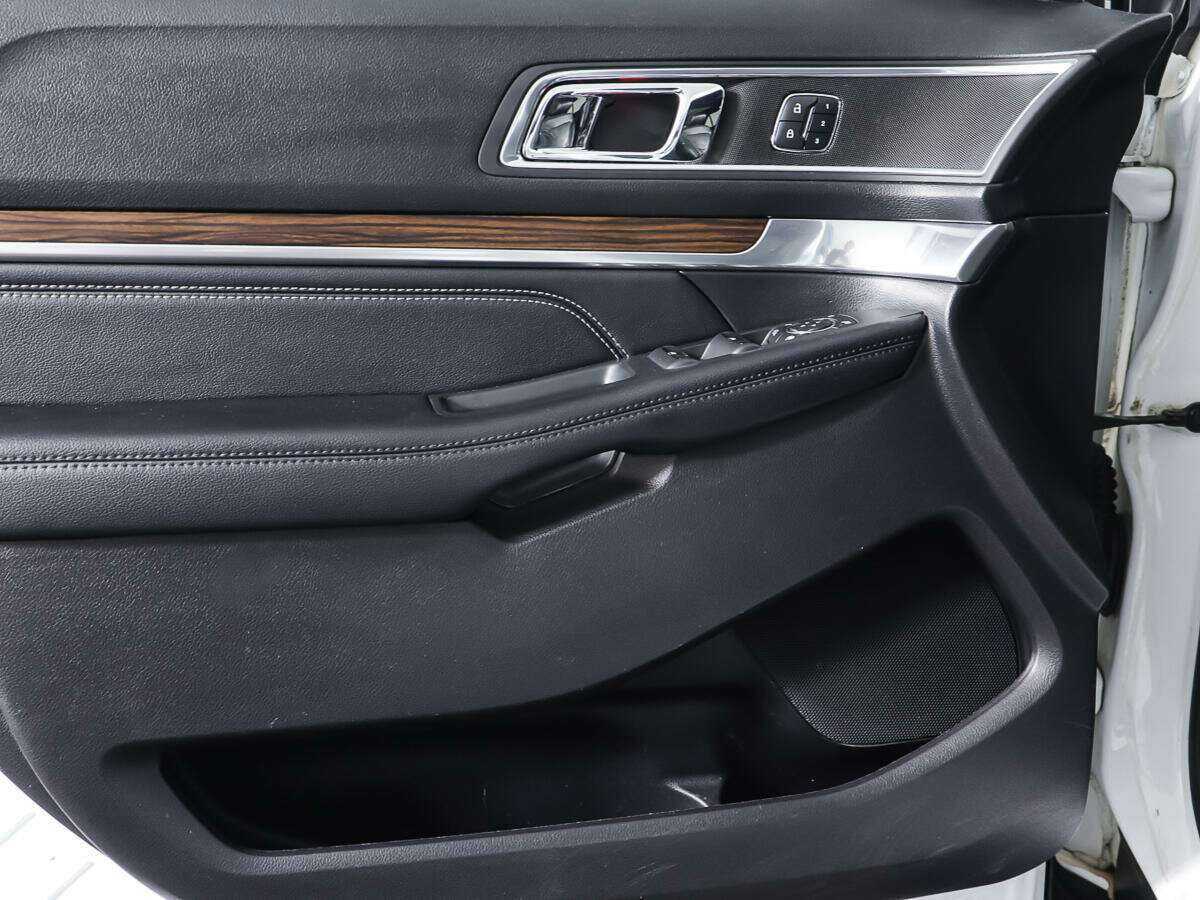 Ford Explorer, 2017 Фото №19