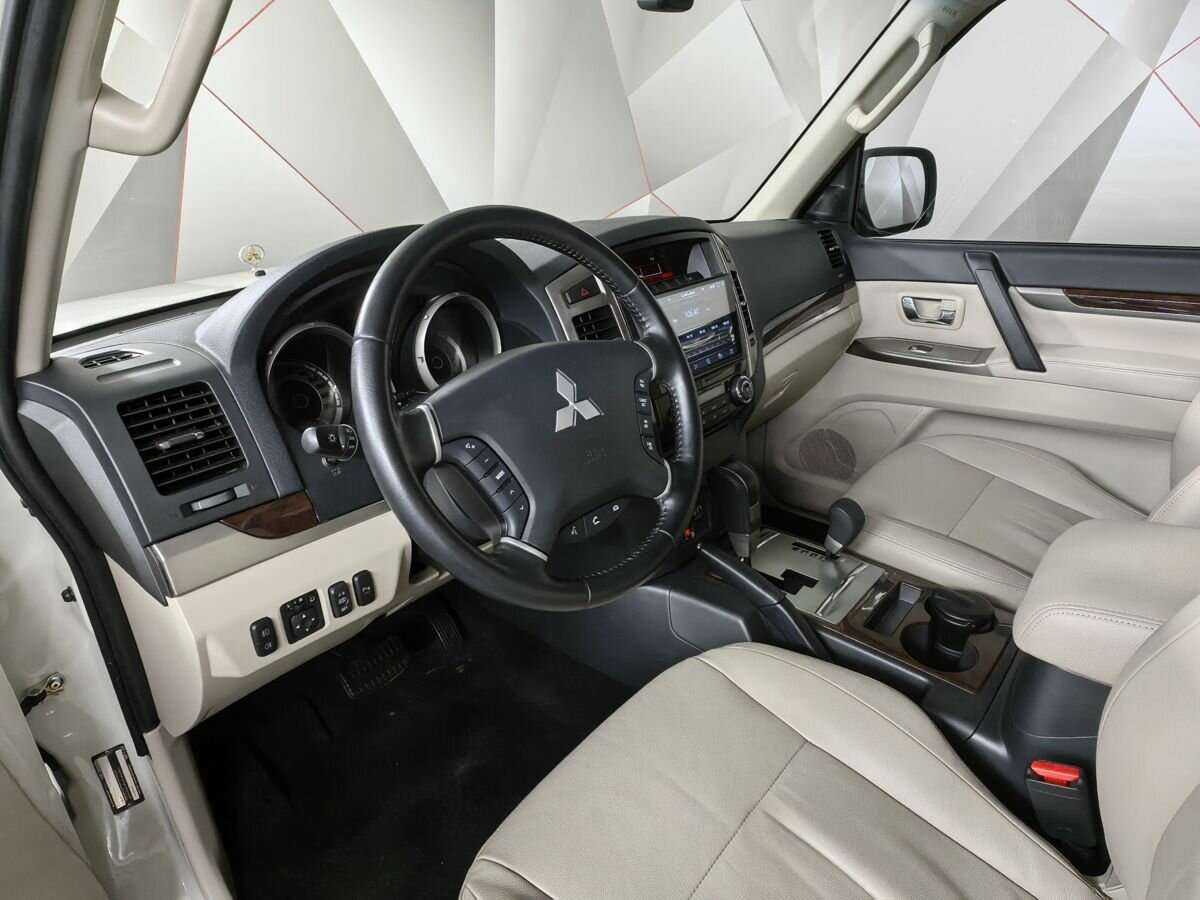 Mitsubishi Pajero, 2021 Фото №14