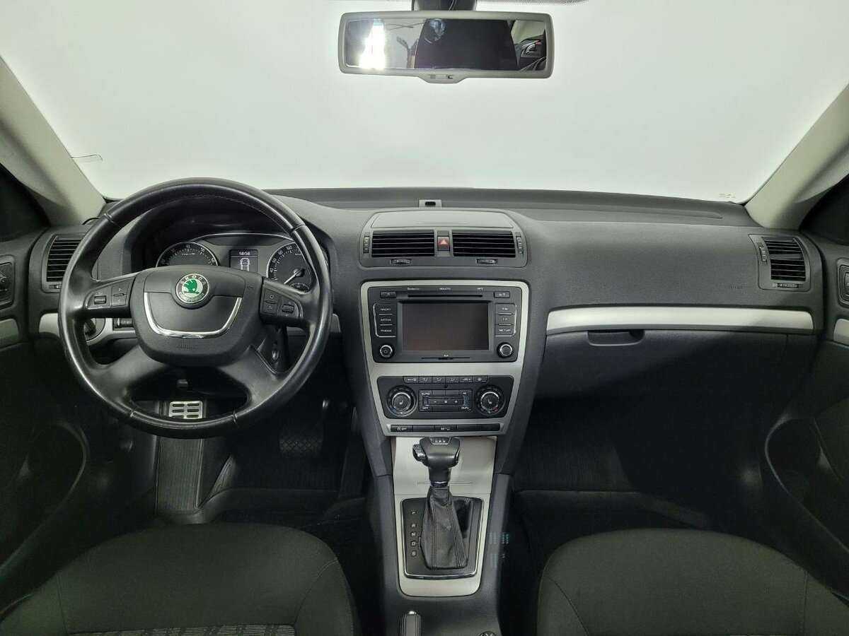 Skoda Octavia DSG7, 2010 Фото №7