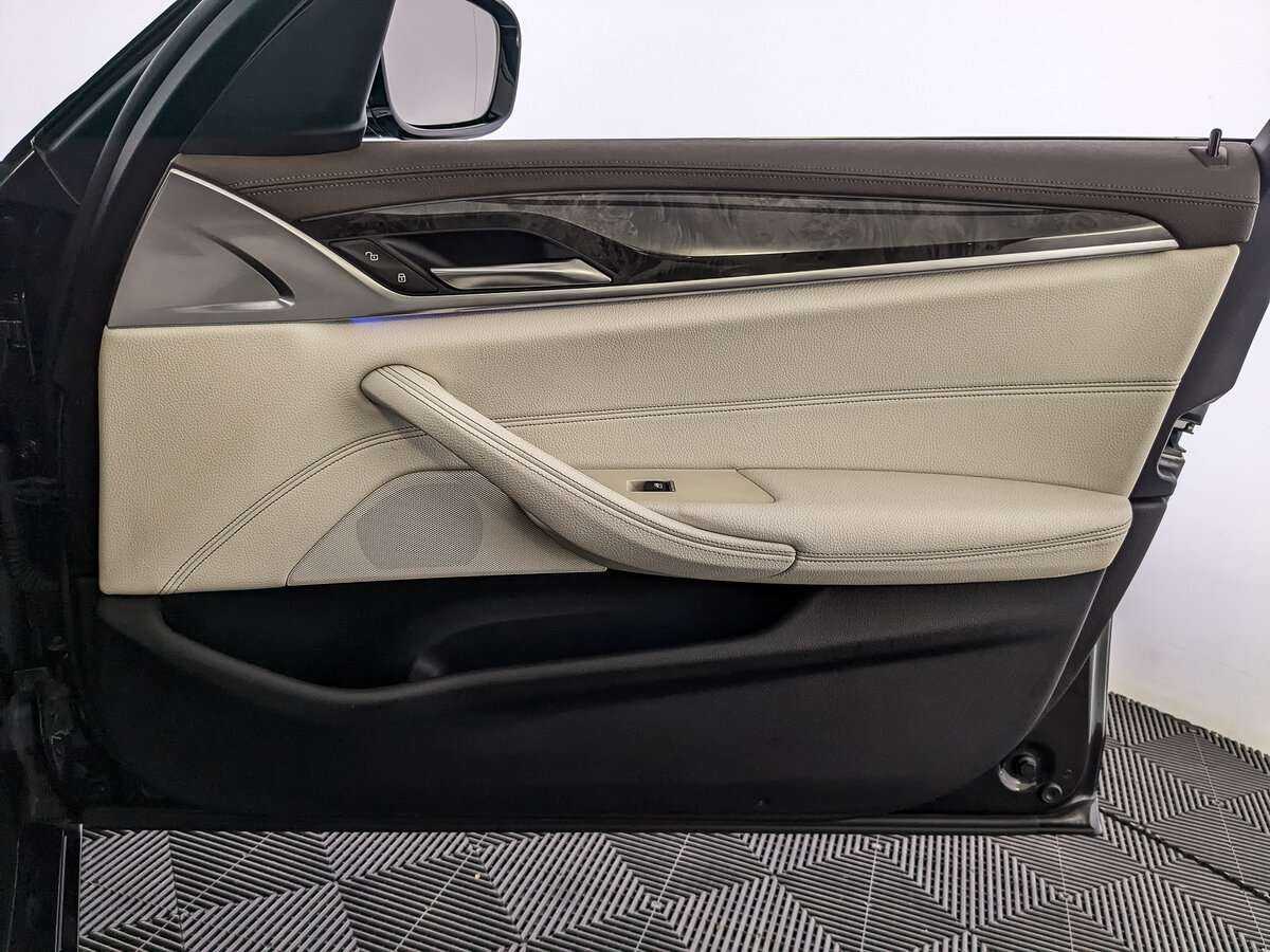 BMW 5 серии 520i, 2017 Фото №21