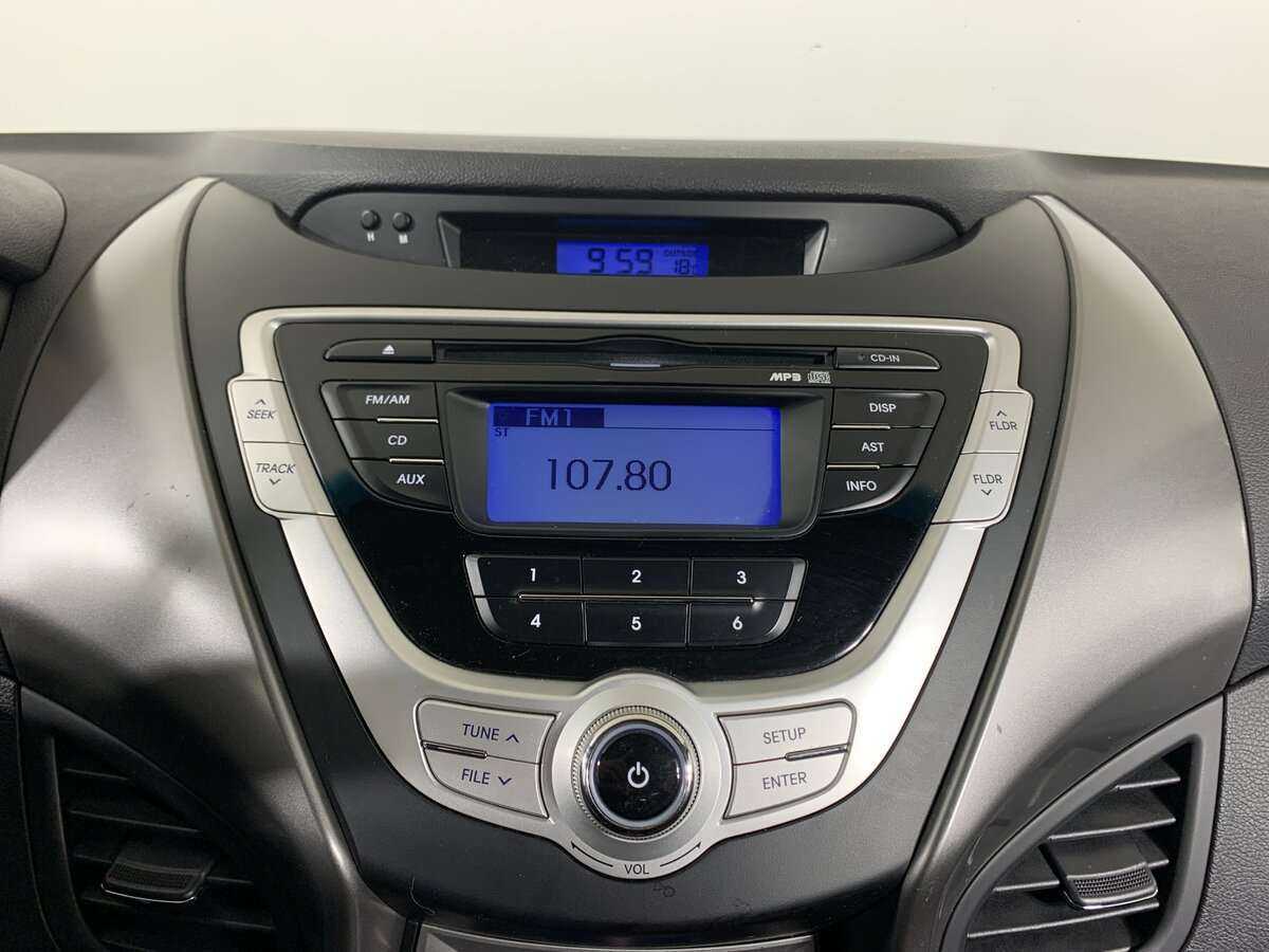 Hyundai Elantra, 2011 Фото №11