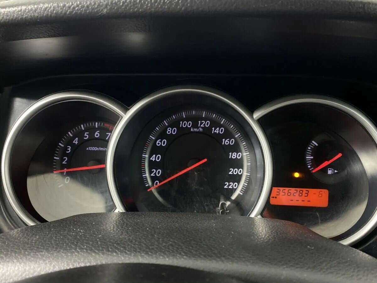 Nissan Tiida, 2011 Фото №15