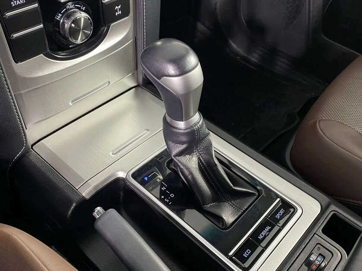 Toyota Land Cruiser Prado, 2020 Фото №16