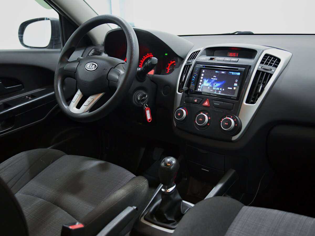 Kia Ceed, 2011 Фото №12