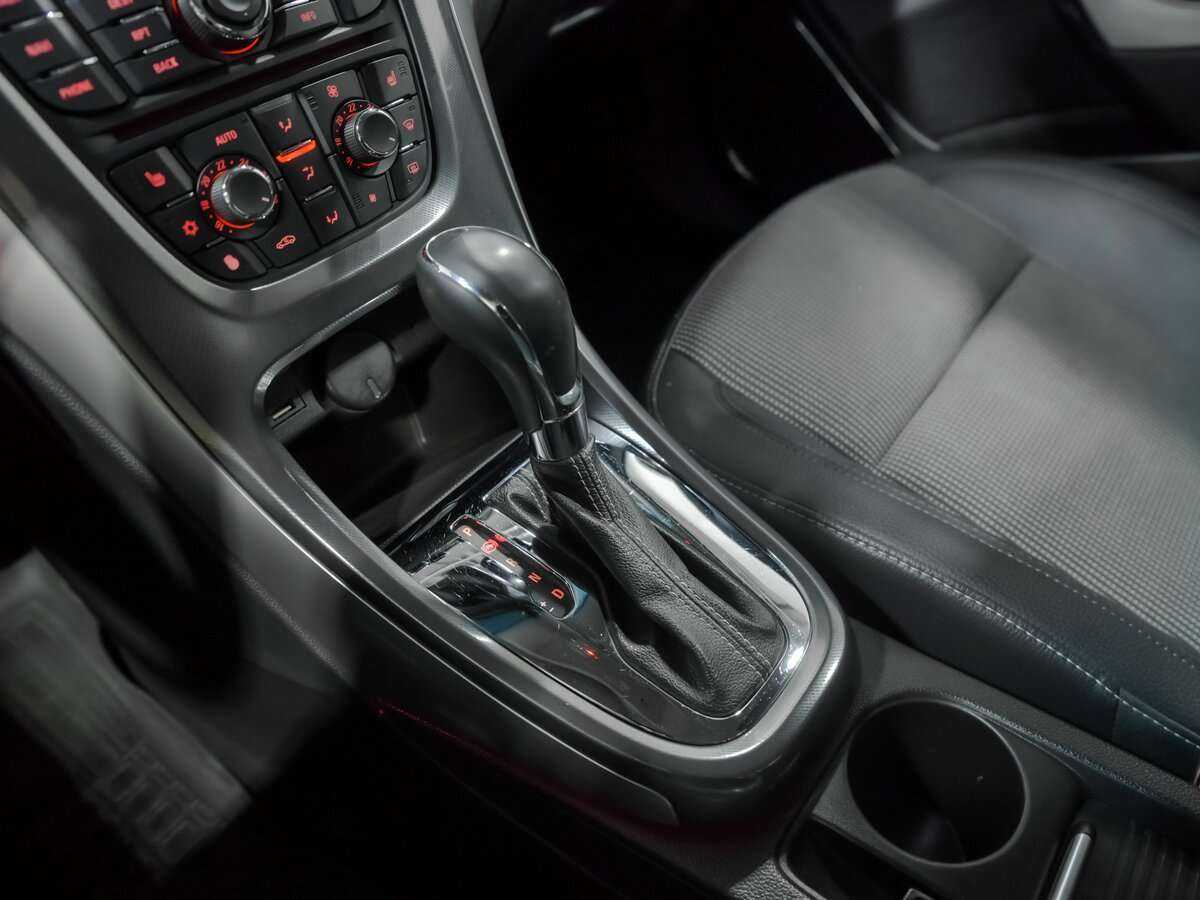 Opel Astra, 2010 Фото №10