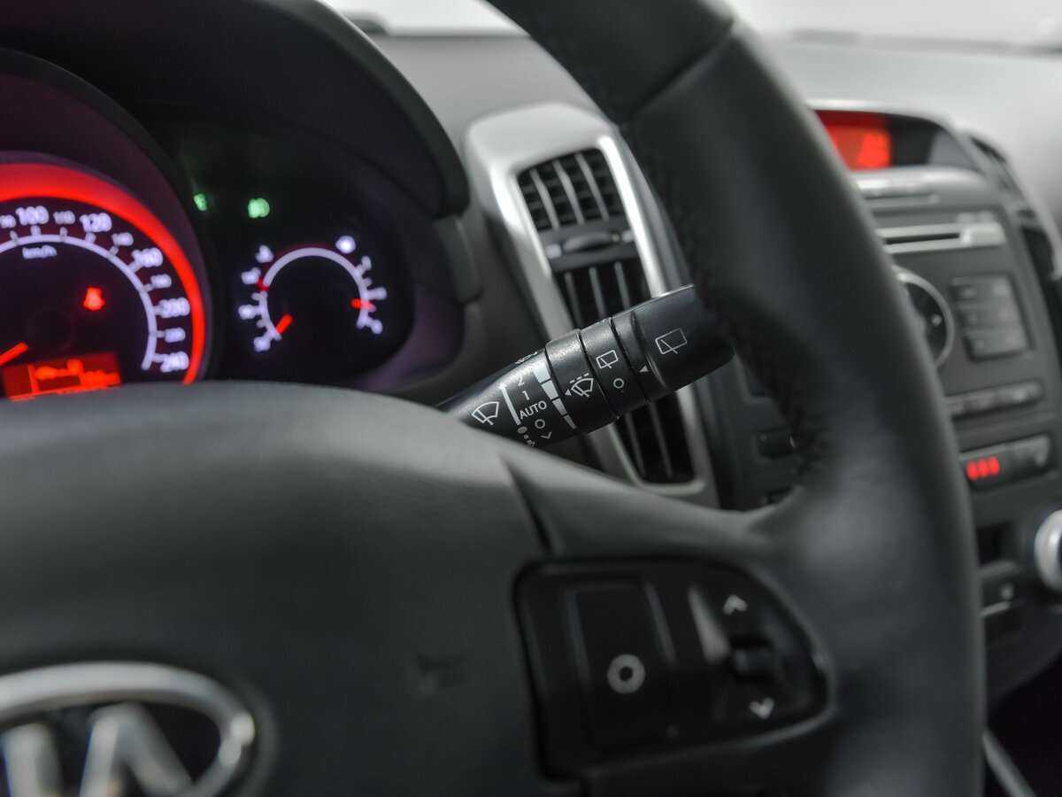 Kia Ceed, 2011 Фото №8