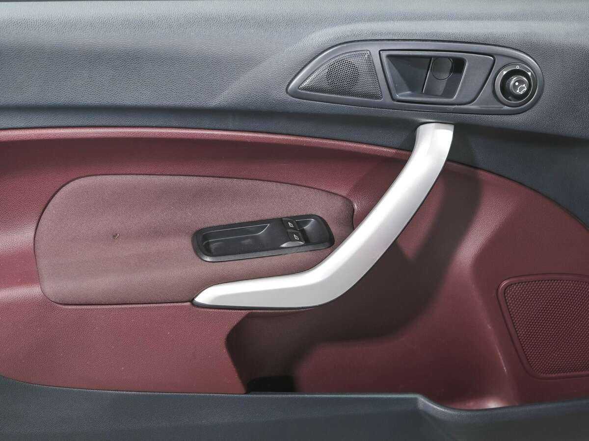 Ford Fiesta, 2010 Фото №12