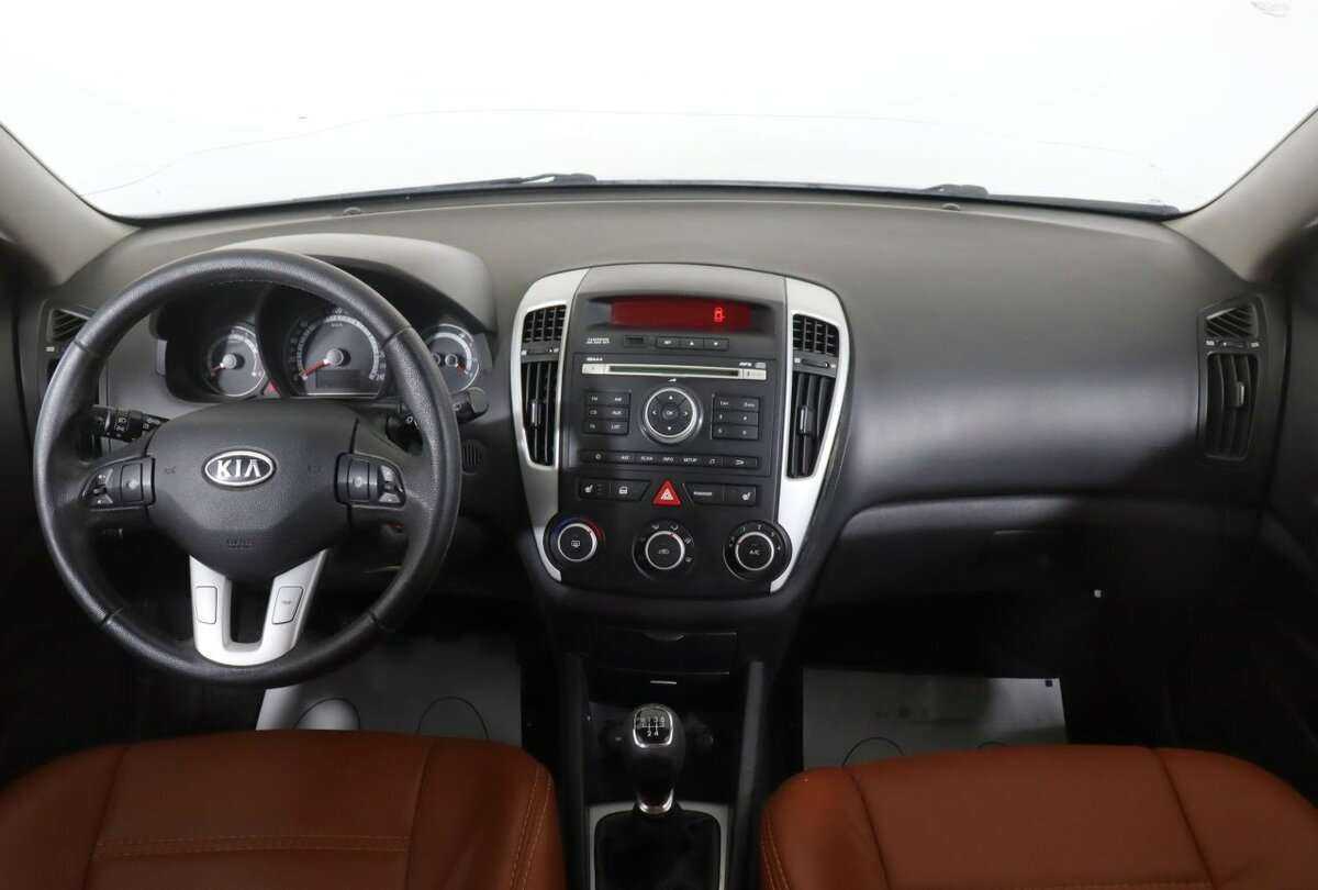 Kia Ceed, 2011 Фото №11