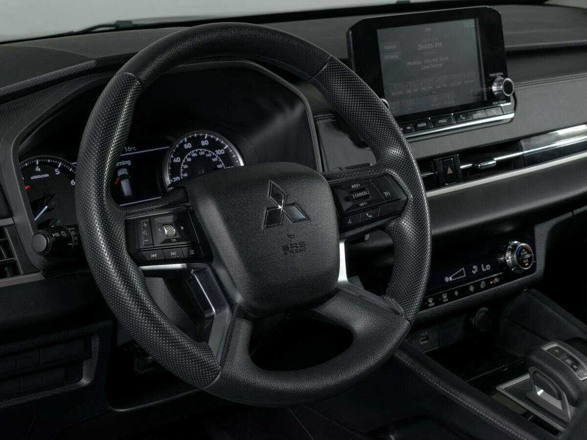 Mitsubishi Outlander, 2022 Фото №14