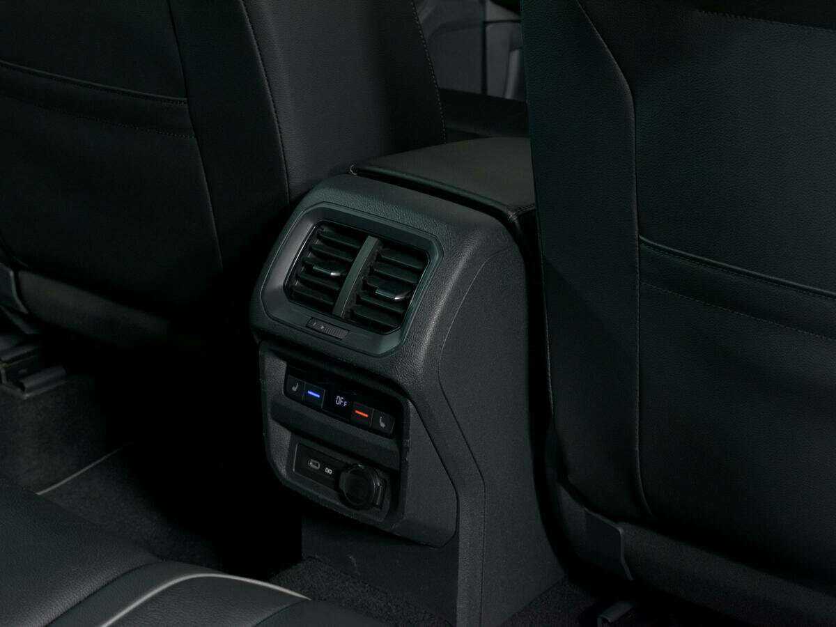 Volkswagen Tiguan, 2021 Фото №14