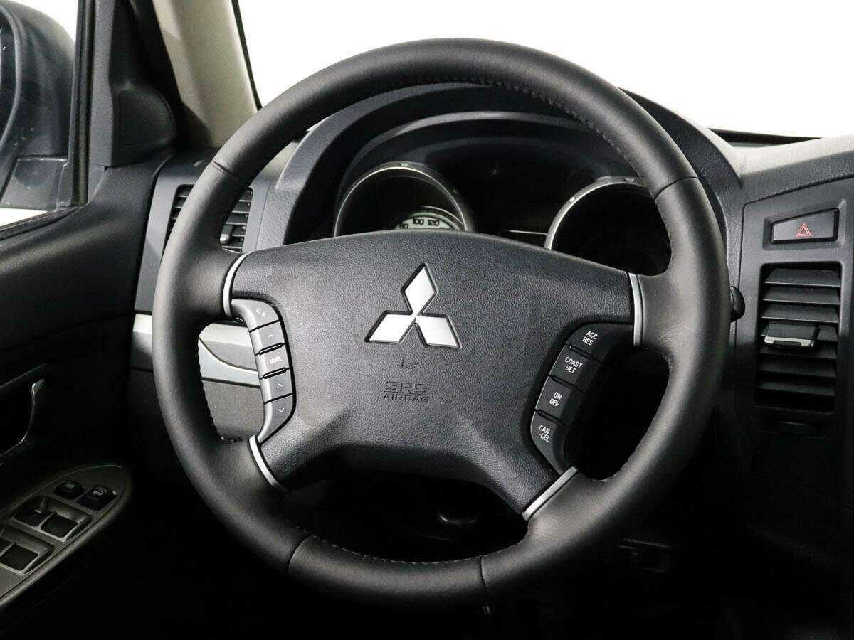 Mitsubishi Pajero, 2014 Фото №12