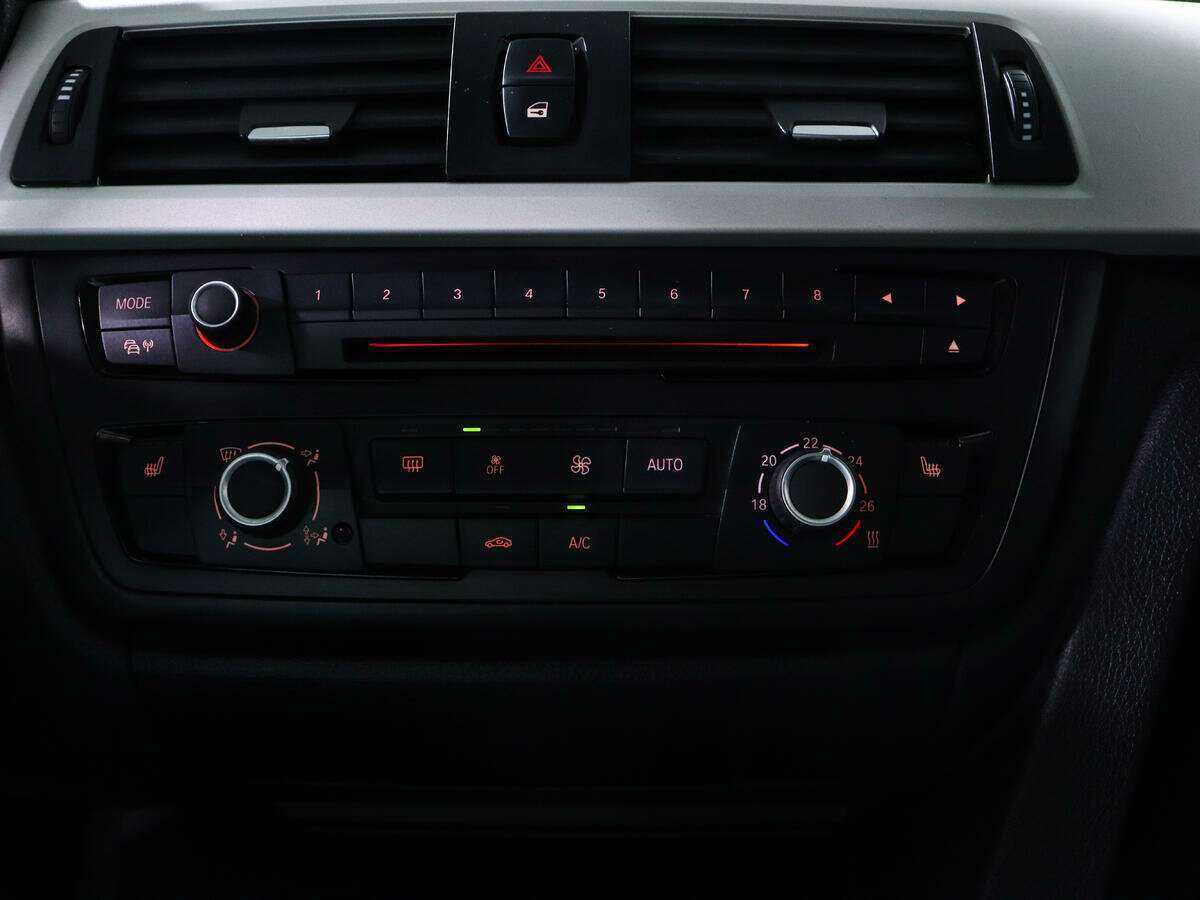 BMW 3 серии 316i, 2013 Фото №14