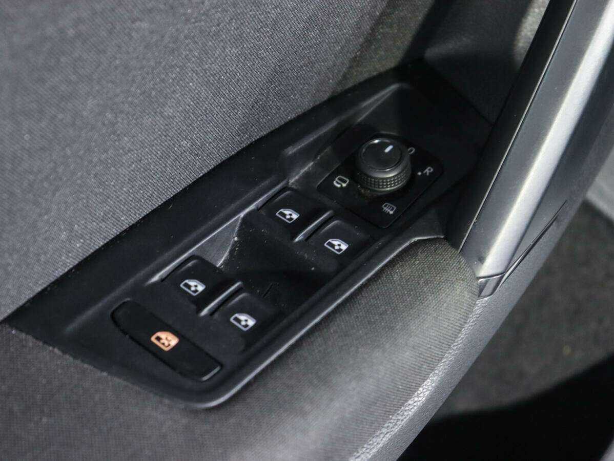 Volkswagen Tiguan, 2020 Фото №16