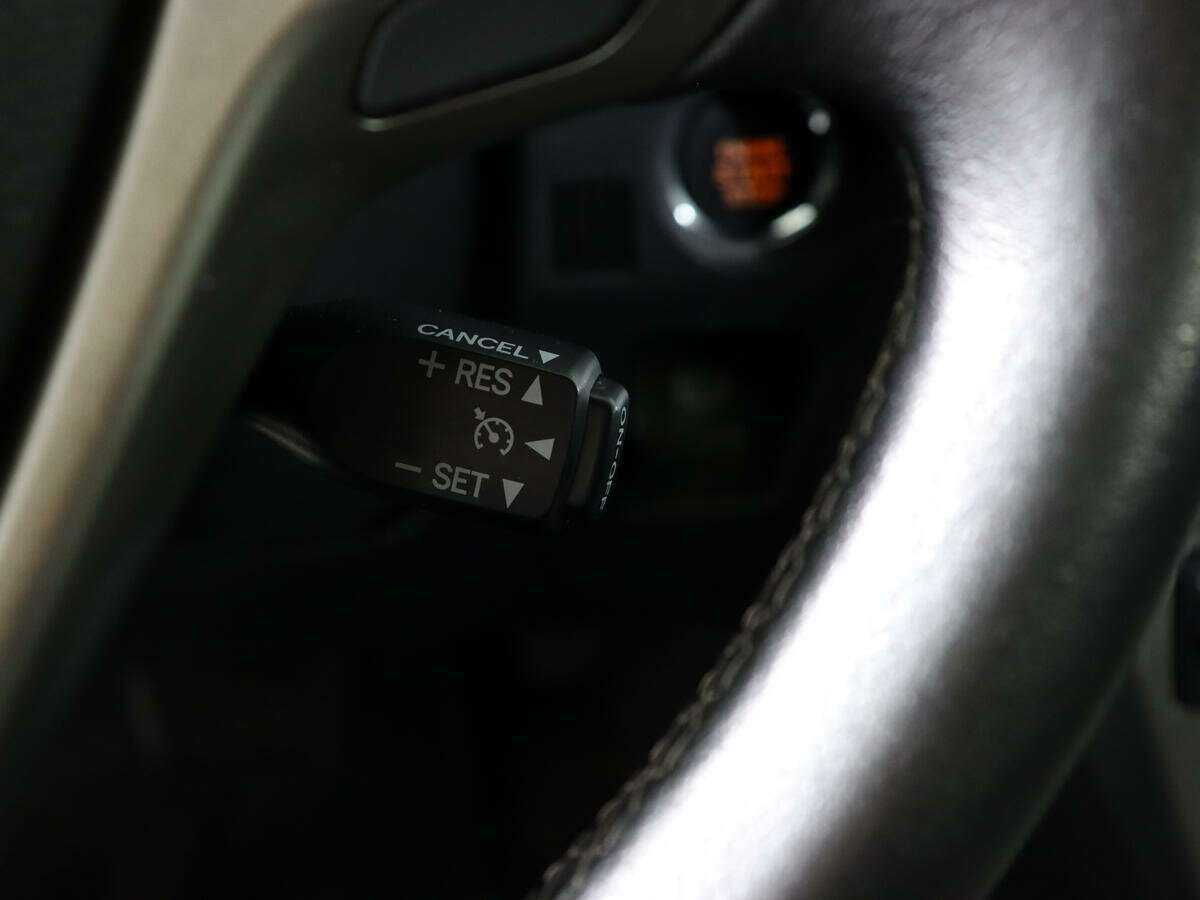 Toyota Avensis, 2011 Фото №13