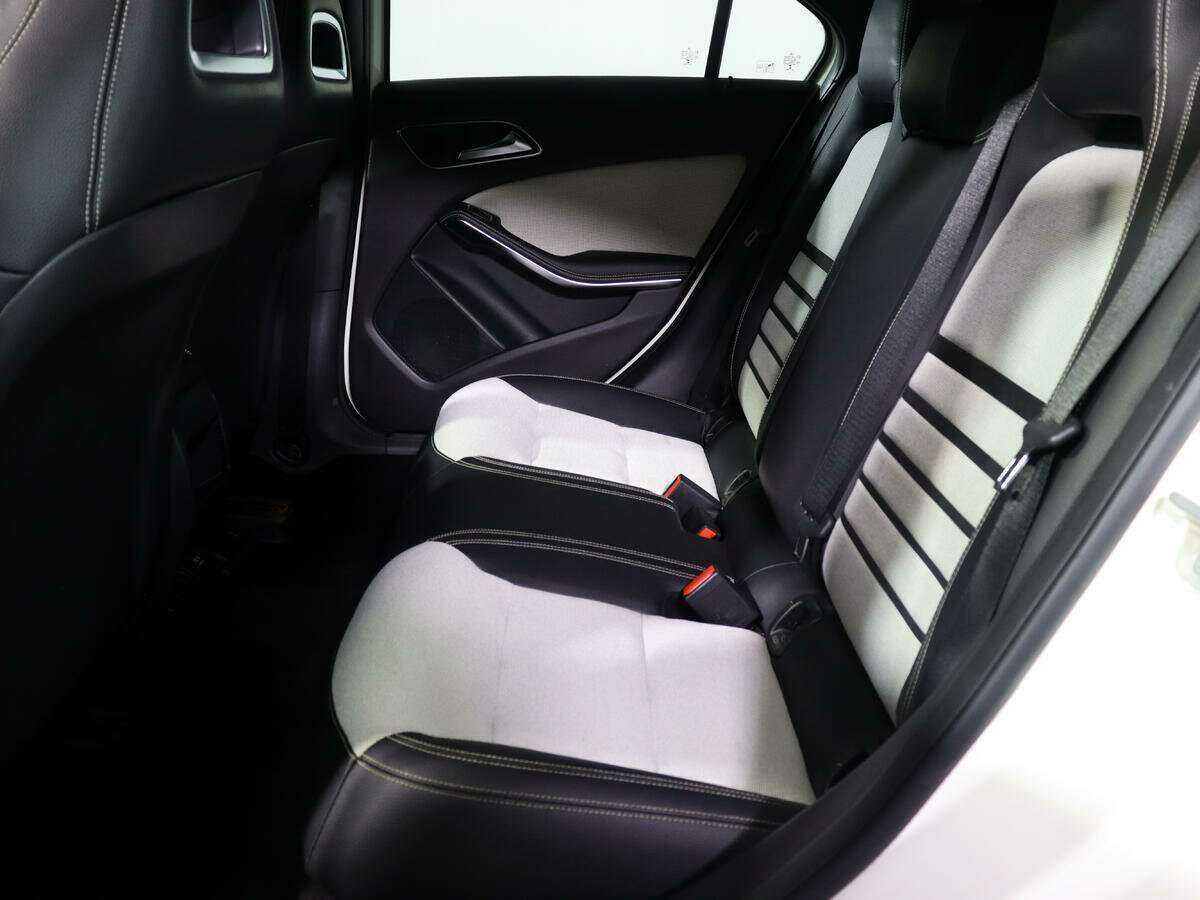 Mercedes-Benz A-Класс 180, 2014 Фото №8