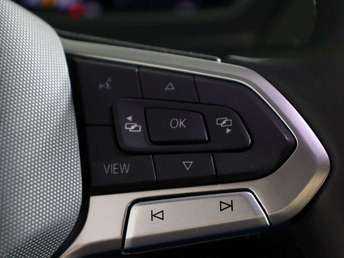 Volkswagen Tiguan, 2022 Фото №18