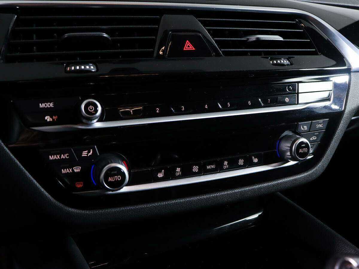 BMW 5 серии 520d xDrive, 2018 Фото №18