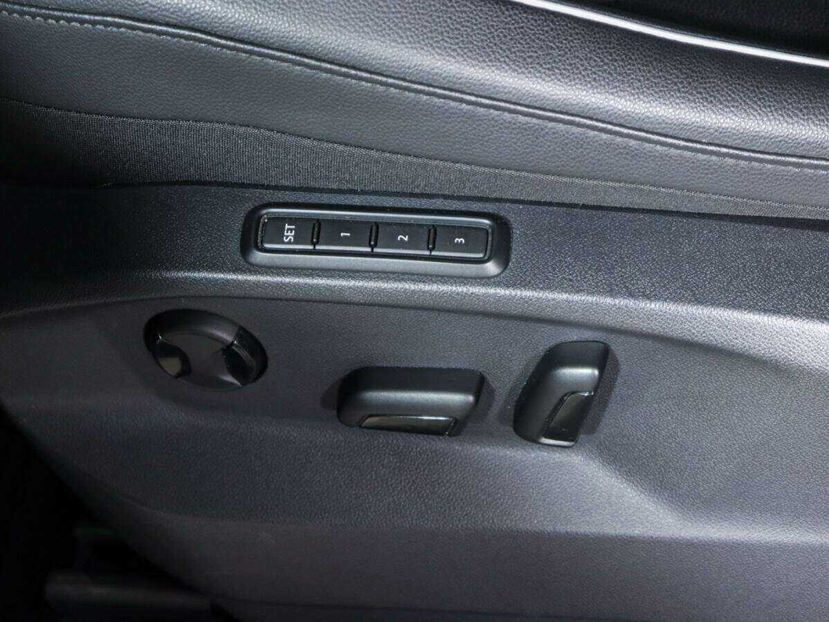 Volkswagen Tiguan, 2021 Фото №17