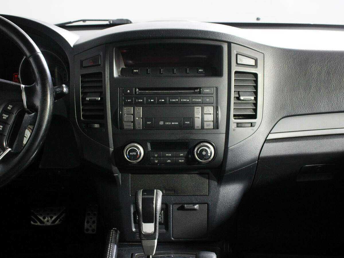 Mitsubishi Pajero, 2011 Фото №11